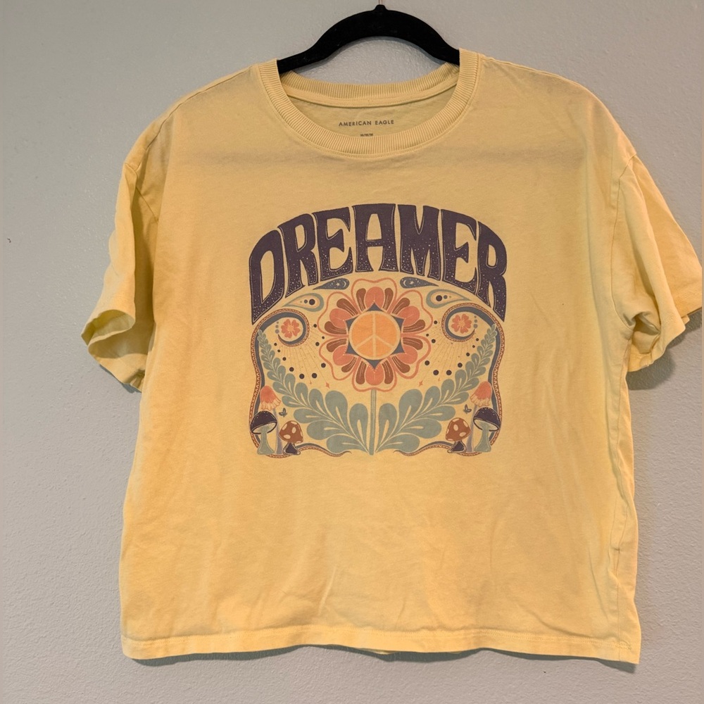 American Eagle Pale Yellow Crewneck Graphic Tee - Size M